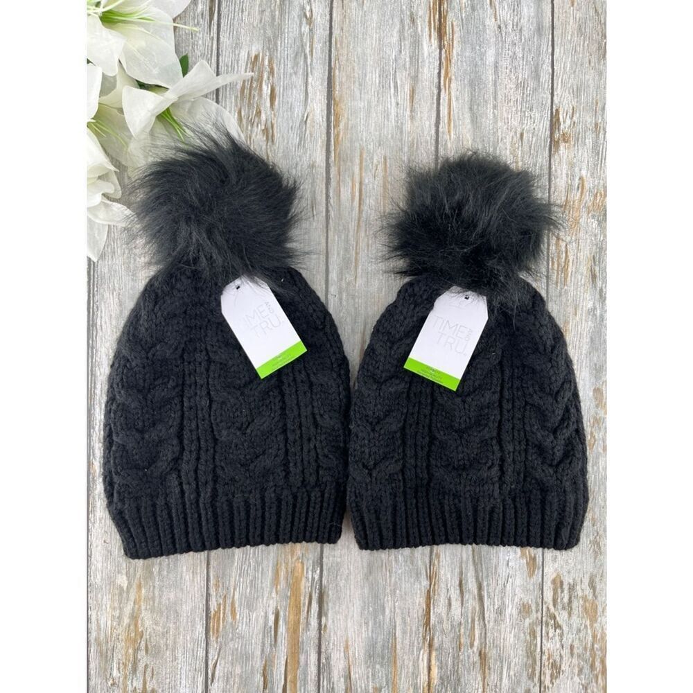 Women's Cable Pom Pom Beanie Hat Black